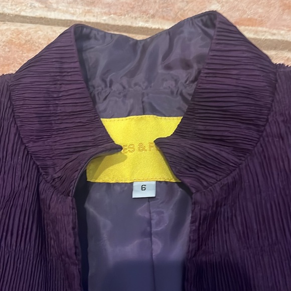 Flores&Flores sleeveless top and jacket set. Size 6. Deep purple. - Picture 4 of 10